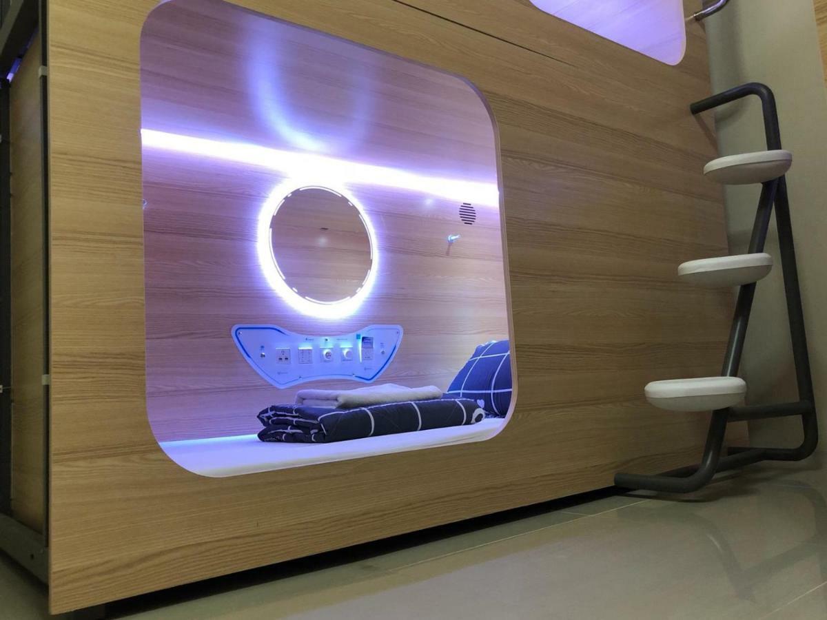 Capsulepod@Aljunied Hostel Singapore Exterior foto