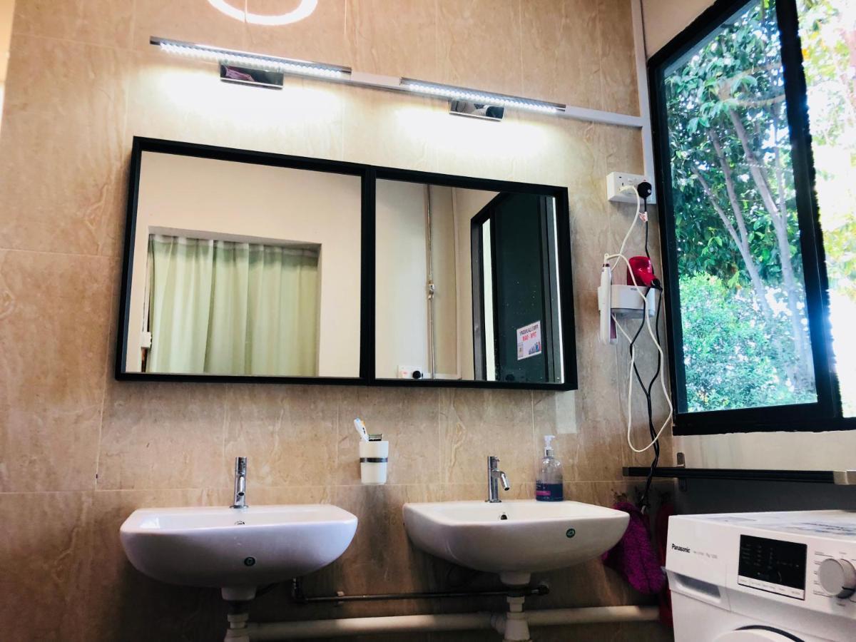 Capsulepod@Aljunied Hostel Singapore Exterior foto